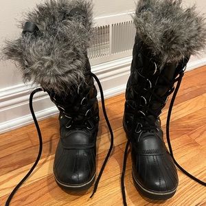 Women’s Joan of Arctic Boots size 10